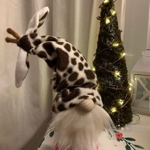 Giraffe gnome